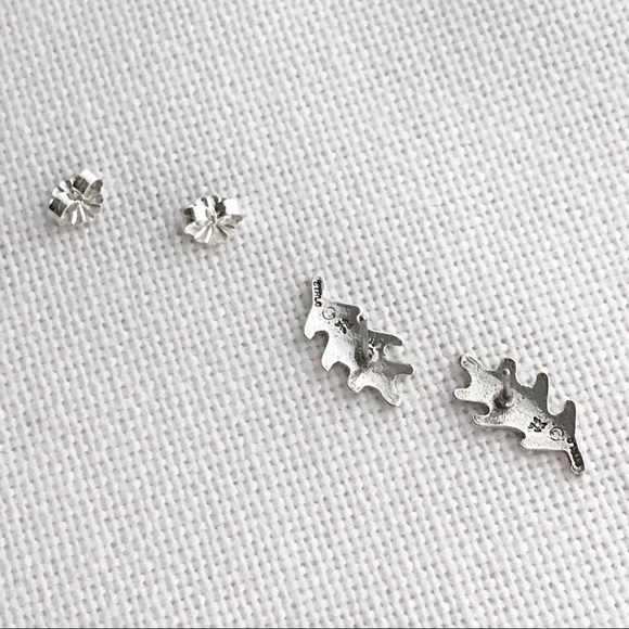New STERLING SILVER Oak Leaf Stud Post Earrings - Picture 3 of 3